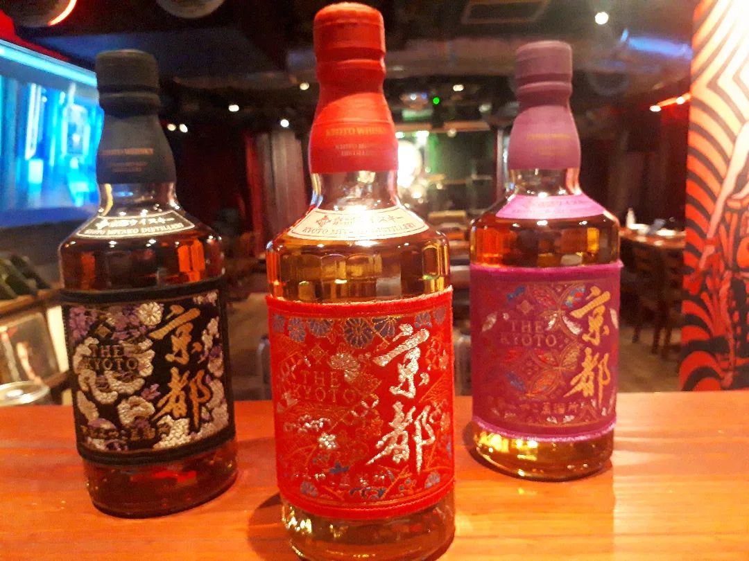  ヘブンズキッチンブーストに新しく日本のウイスキー3種類の京都という銘柄を入荷しました(^-^) 